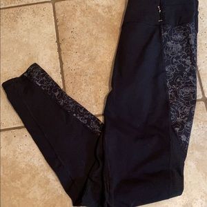 CALIA by Carrie Underwood Black Leggings Sz Medium